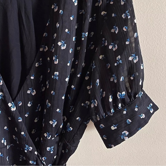 The East order Ami Floral Wrap Midi Dress women’s size XS - Picture 8 of 8